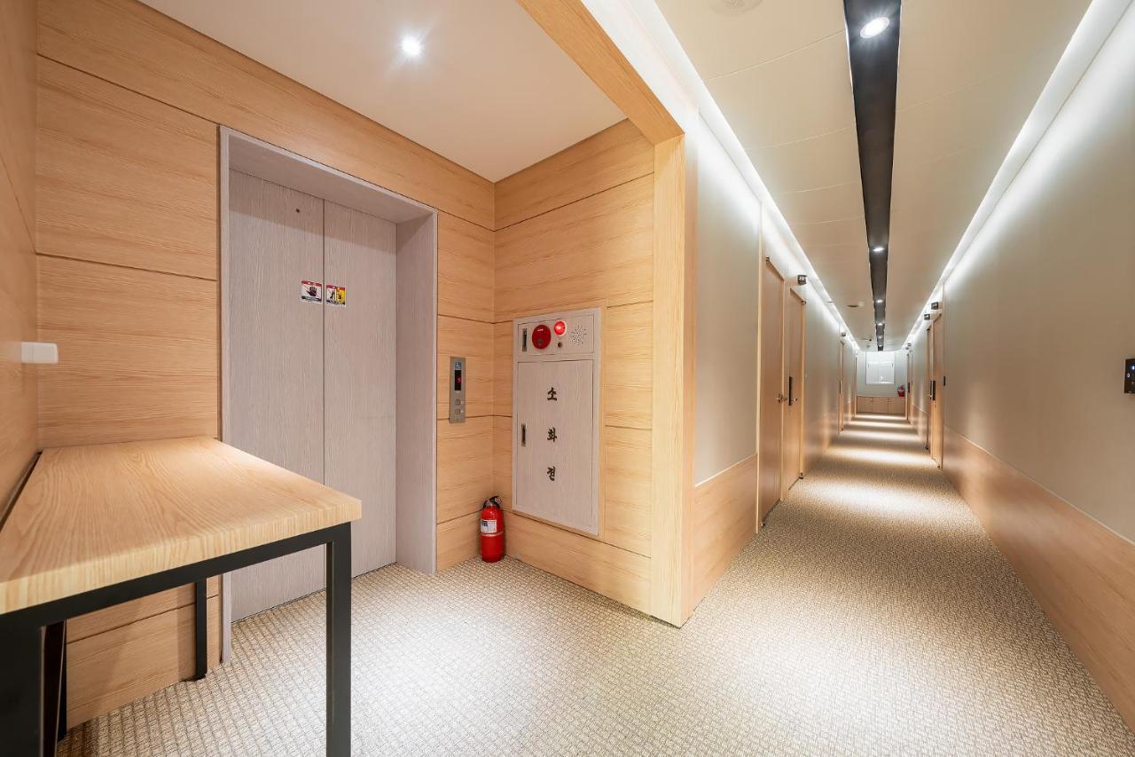 The Nox Hotel Сувон Екстер'єр фото